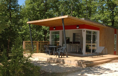 Saint-Cirq-Lapopie Ski Chalet | In Saint Cirq Lapopie, bright chalets with panoramic views, swimming pool
