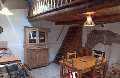 Sillans-la Cascade House | in Sillans-La-Cascade mit Garten by Interhome