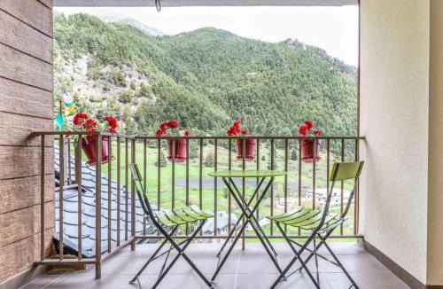Arinsal Apartment | Increibles Vistas Al Valle De Arinsal NY - A Pie De Pistas - Parking Incluido l by BonesVacances