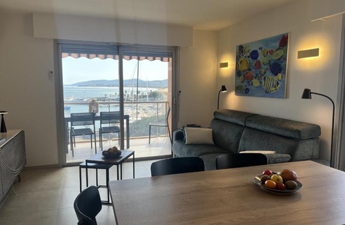 Frejus Port Apartment | Incroyable vue sur mer pour ce T2 avec cabine, Le Capitole