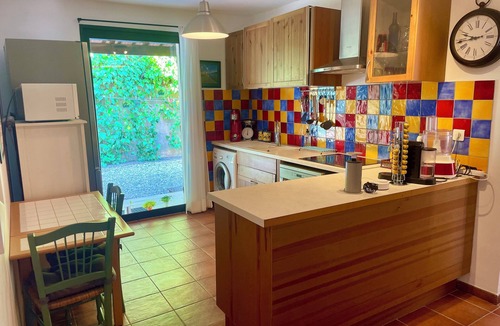 Chateauneuf-le-Rouge Villa | Independent apartment in quiet villa with swimming pool near Aix en Provence
