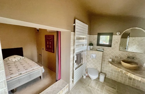 Chateauneuf-le-Rouge Villa | Independent apartment in quiet villa with swimming pool near Aix en Provence
