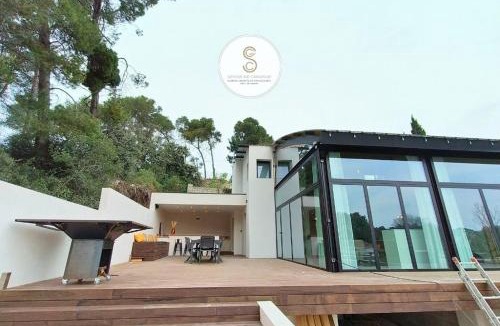 Beaucaire Villa | Industrial Luxury Nimes & Arles