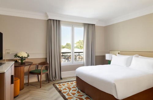 La Chapelle-en-Serval Hotel | InterContinental Chantilly Chateau Mont Royal by IHG