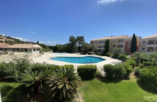 Les Issambres Apartment | IS100-105 LES ISSAMBRES Studio cabine 4 couchages avec Piscine et parking