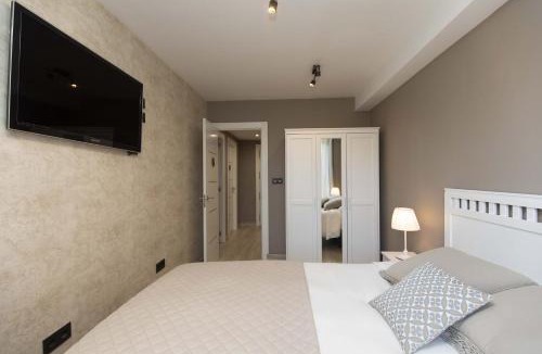 Panticosa Apartment | Jardín de Saras by BeValle