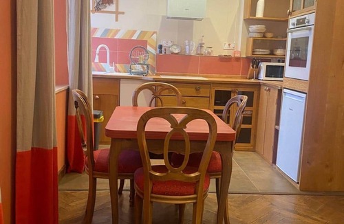 Bagneres-de-Luchon House | Jasmine joli chapeau A la montagne