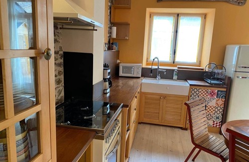 Bagneres-de-Luchon Apartment | Jasmine, pretty hat, summer pasture