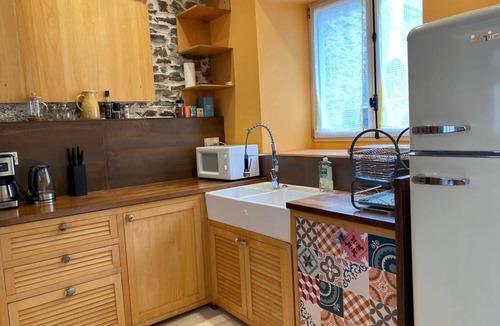 Bagneres-de-Luchon Apartment | Jasmine, pretty hat, summer pasture