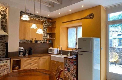 Bagneres-de-Luchon Apartment | Jasmine, pretty hat, summer pasture