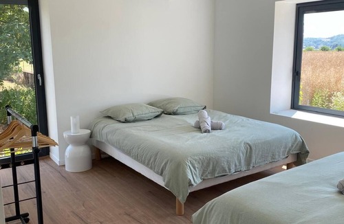 Beauvoir-de-Marc House | Java - Family home for weekends with friends and reunions