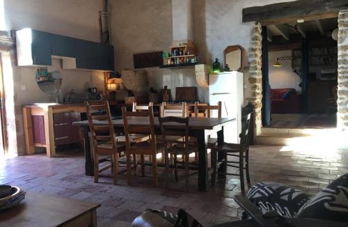 Leogeats House | Jolie maison ancienne adaptée aux petits groupes - Maison Peyri