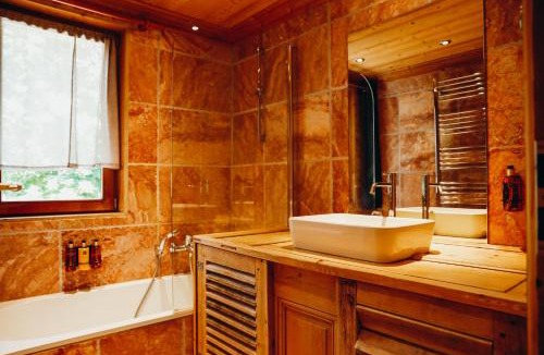 Saint-Martin-de-Belleville Ski Chalet | Joubarbe Violette by Lodji