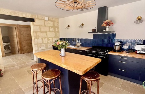 Floirac House | Just 15 minutes from downtown Bordeaux, an ideal home for families