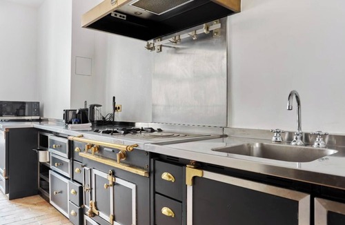 2nd Arrondissement Apartment | JUST STEPS AWAY FROM THE ICONIC PALAIS ROYAL & THE LOUVRE - RUE DE LA BANQUE