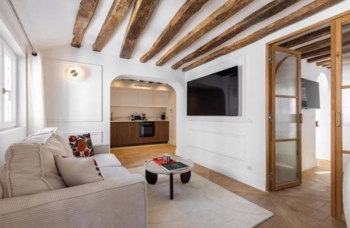 Sorbonne Apartment | JUST STEPS AWAY FROM THE ICONIC NOTRE DAME -RUE SAINT-SÉVERIN
