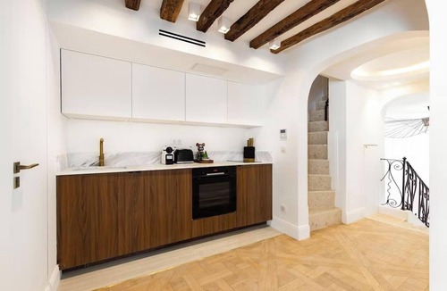 Sorbonne Apartment | JUST STEPS AWAY FROM THE ICONIC NOTRE DAME -RUE SAINT-SÉVERIN
