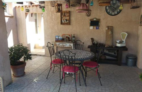 La Motte-dʼAigues Bed & Breakfast | L'éolyre