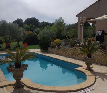 La Motte-dʼAigues Bed & Breakfast | L'éolyre