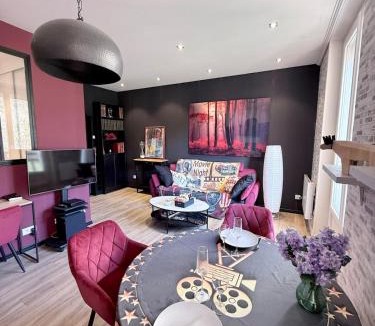Vaulnaveys-le-Haut Apartment | L'Évasion Cinéma et Sorcier avec Piscine