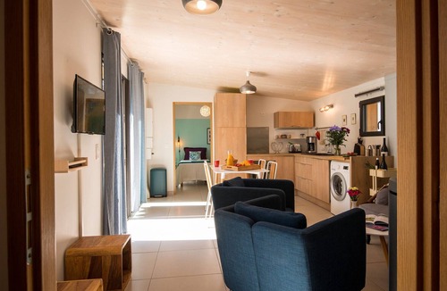 Payzac House | L'ôlive, 4-person gîte with swimming pool