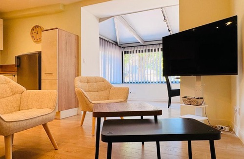 Crest Apartment | L'Accalmie - Résidence calme, Plein centre, Plain pied