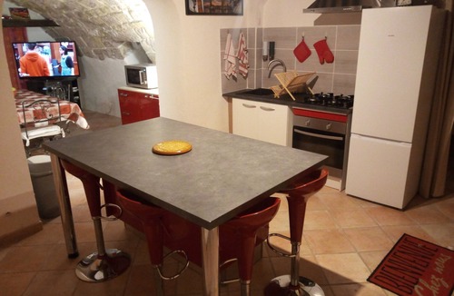 Saint-Martin-les-Eaux Bed & Breakfast | L'amphitryon