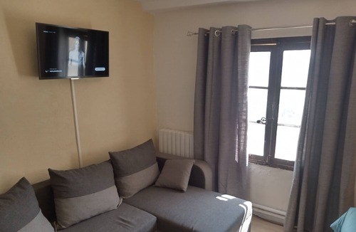 Saint-Martin-les-Eaux Bed & Breakfast | L'amphitryon