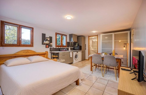 Echenevex Apartment | L'Échaye Central and Comfort 20 min from Geneva
