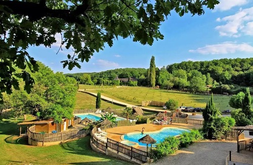 Saint-Amand-de-Coly Cabin | L'Encantada Cabin (sleeps 5)