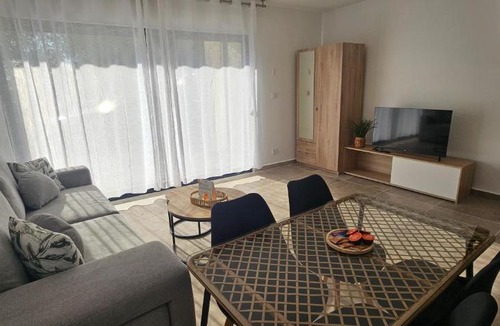 Janneyrias Apartment | L'escalade Lyon Aéroport