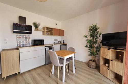 Meyzieu Nord Ouest Apartment | L'Escale, studio avec piscine, entre Eurexpo et le Groupama Stadium