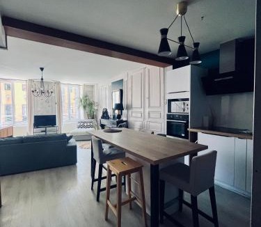 Aurillac Apartment | L'Haussmanien au Coeur de ville