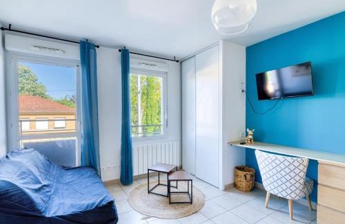 Vaulx En Velin Village Apartment | L'Havre de paix - Vaulx en Velin- Proximité Lyon