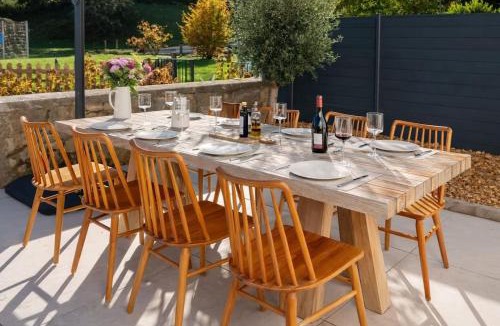 Conjux Villa | L'Hortense - Escapade luxueuse au bord du lac du Bourget