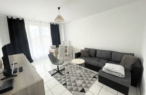 Cran-Gevrier Apartment | 🍃L'Isernon - Spacious T2 by the river