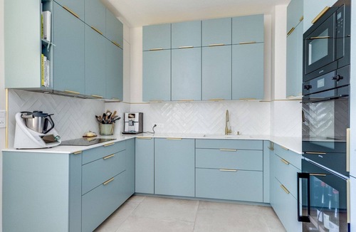 Quartier de la Plaine-de-Monceaux Apartment | L'Ivoire – Elegant Family Haven-by Mon Petit Faré