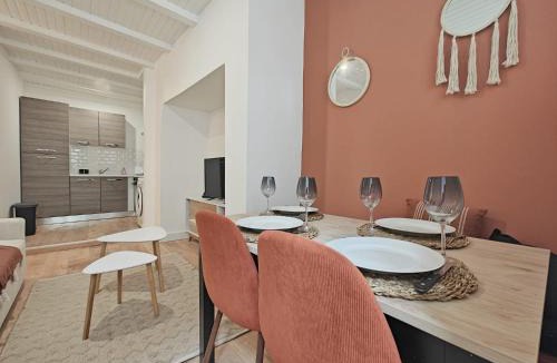 Brive-la-Gaillarde Apartment | L'Ovalie, central et chaleureux