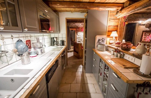 Bonneval-sur-Arc Ski Chalet | La barme chamois Chalet with character