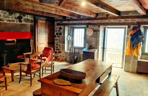 Mandailles-Saint-Julien House | La barriade de Rudez - Mandailles