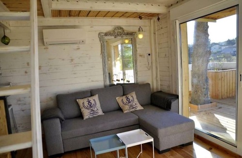 Saint-Jean-de-Vedas Cabin | La Bicoque, Cabane Atypique Avec Filet Suspendu Près de Montpellier