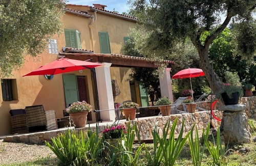 Mons Villa | la Blaquiere