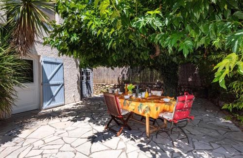 Draguignan Apartment | La Bouscarle - Jardin et Piscine Partagée