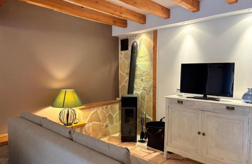 Savignac-les-Ormeaux House | La Brillance