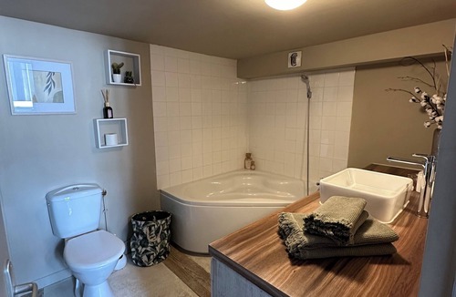 Limoges Apartment | La Cabane Limougeaude, Votre Tranquillité au Coeur de Limoges