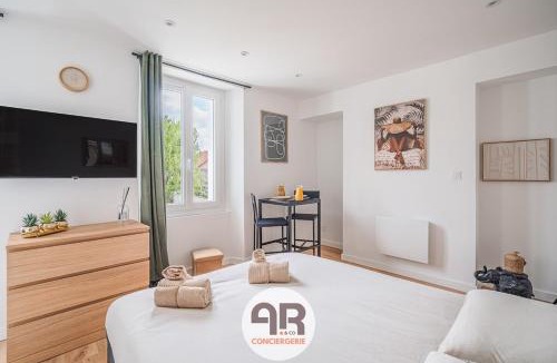 Fontaine Apartment | La Casa Bali - Superbe studio rénové - 2 pers