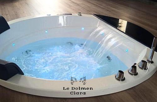 Plounevez-Lochrist Bed & Breakfast | La Casa du Dolmen Clara, balnéo privée, entre terre et mer
