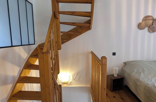 Le Chateau House | La Caseta - quiet village house, 3 bedrooms, 10min from the beach