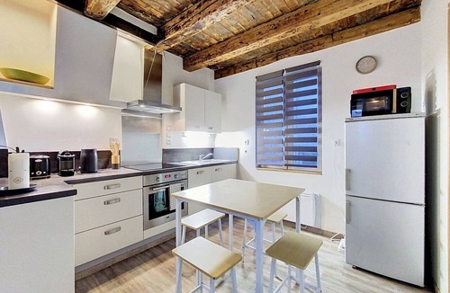 Le Puy-en-Velay House | La Chasa - Townhouse with a Spa