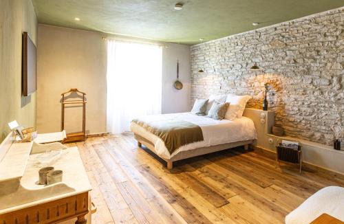 Saint-Alban-de-Roche Bed & Breakfast | La Chaumée par L'émulsion